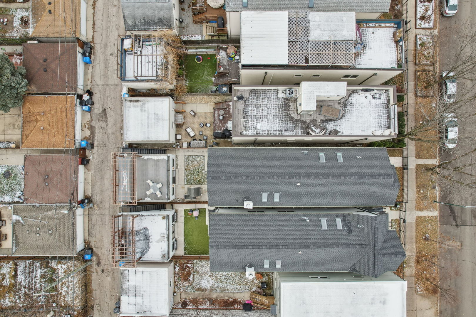 2448 W Cortland Street