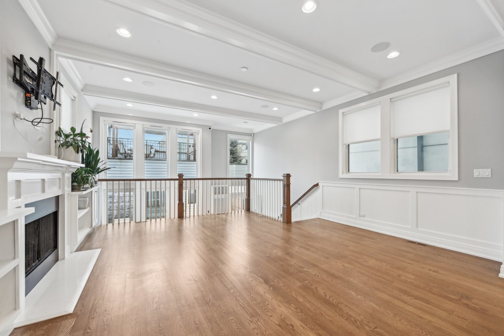 2448 W Cortland Street