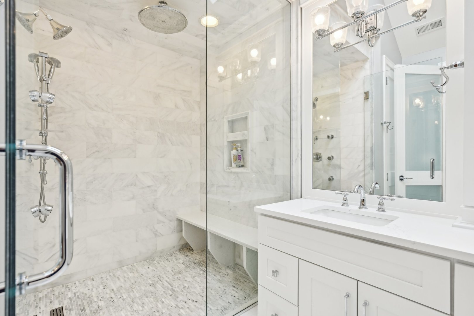 2448 W Cortland Street