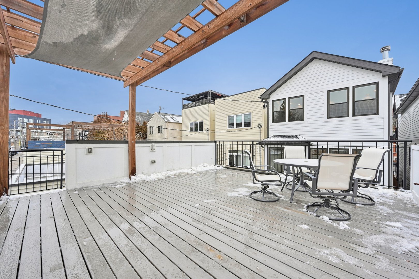 2448 W Cortland Street