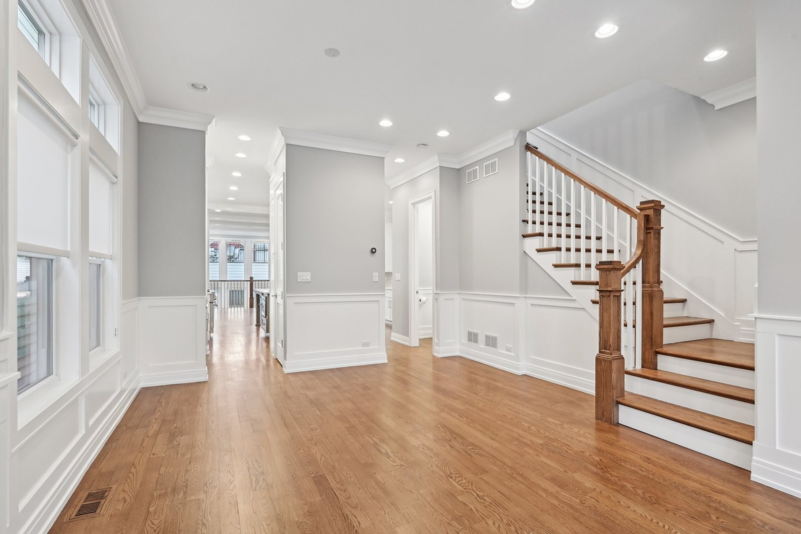 2448 W Cortland Street