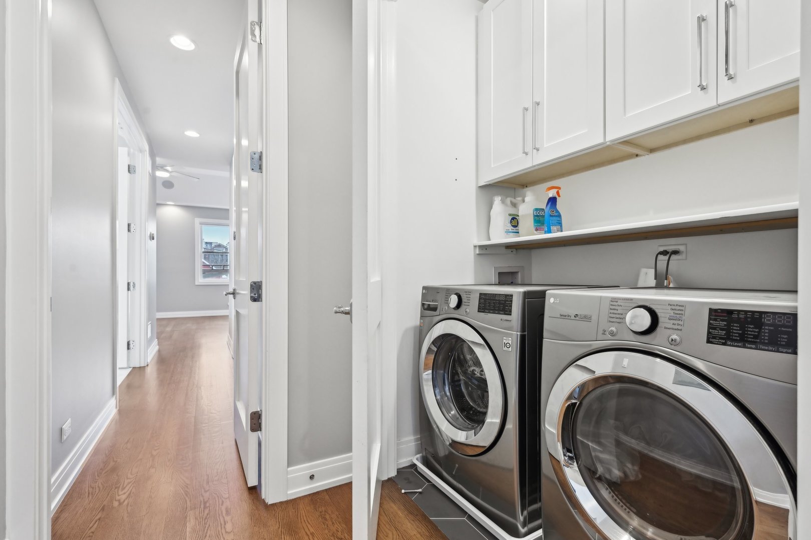 2448 W Cortland Street