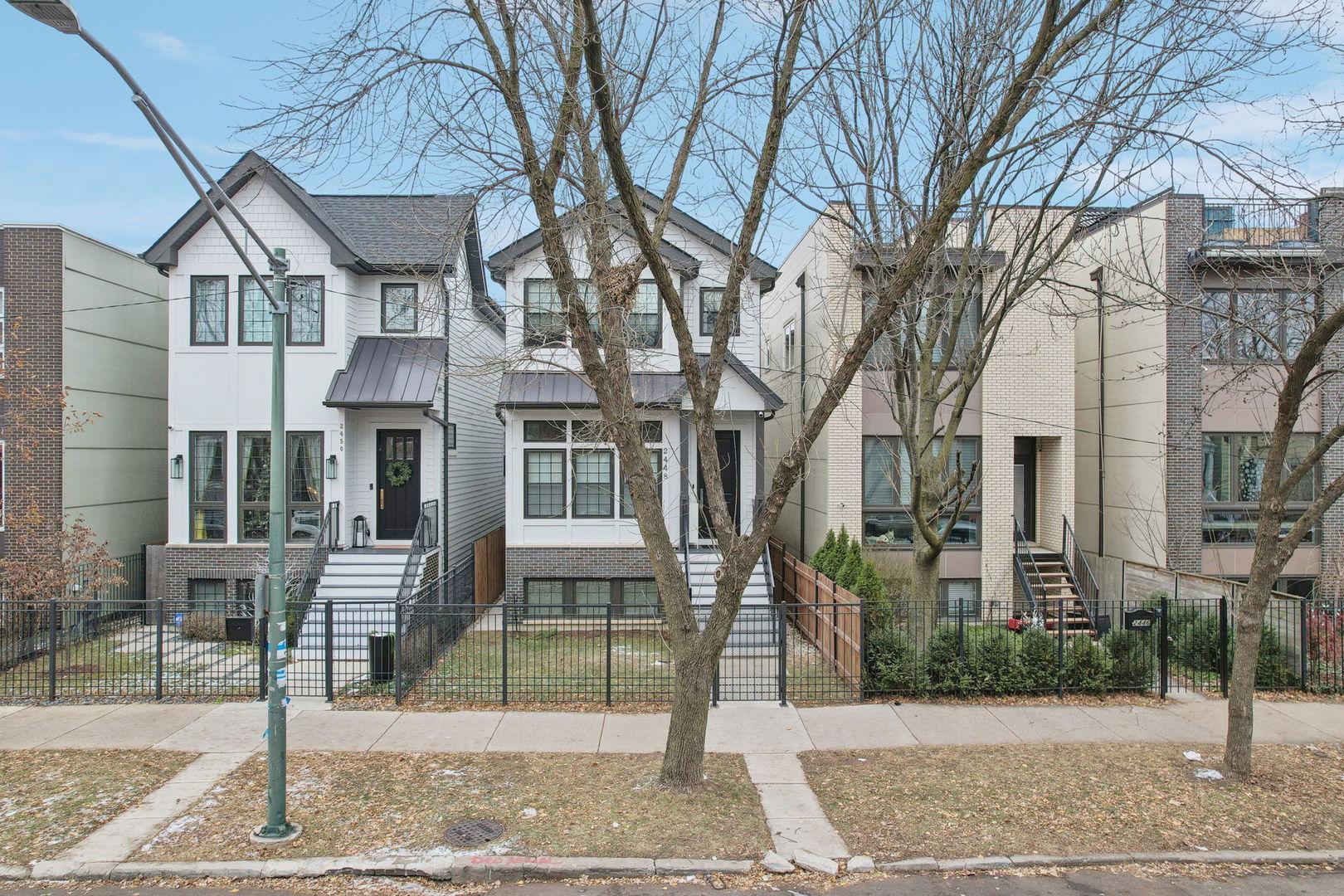 2448 W Cortland Street