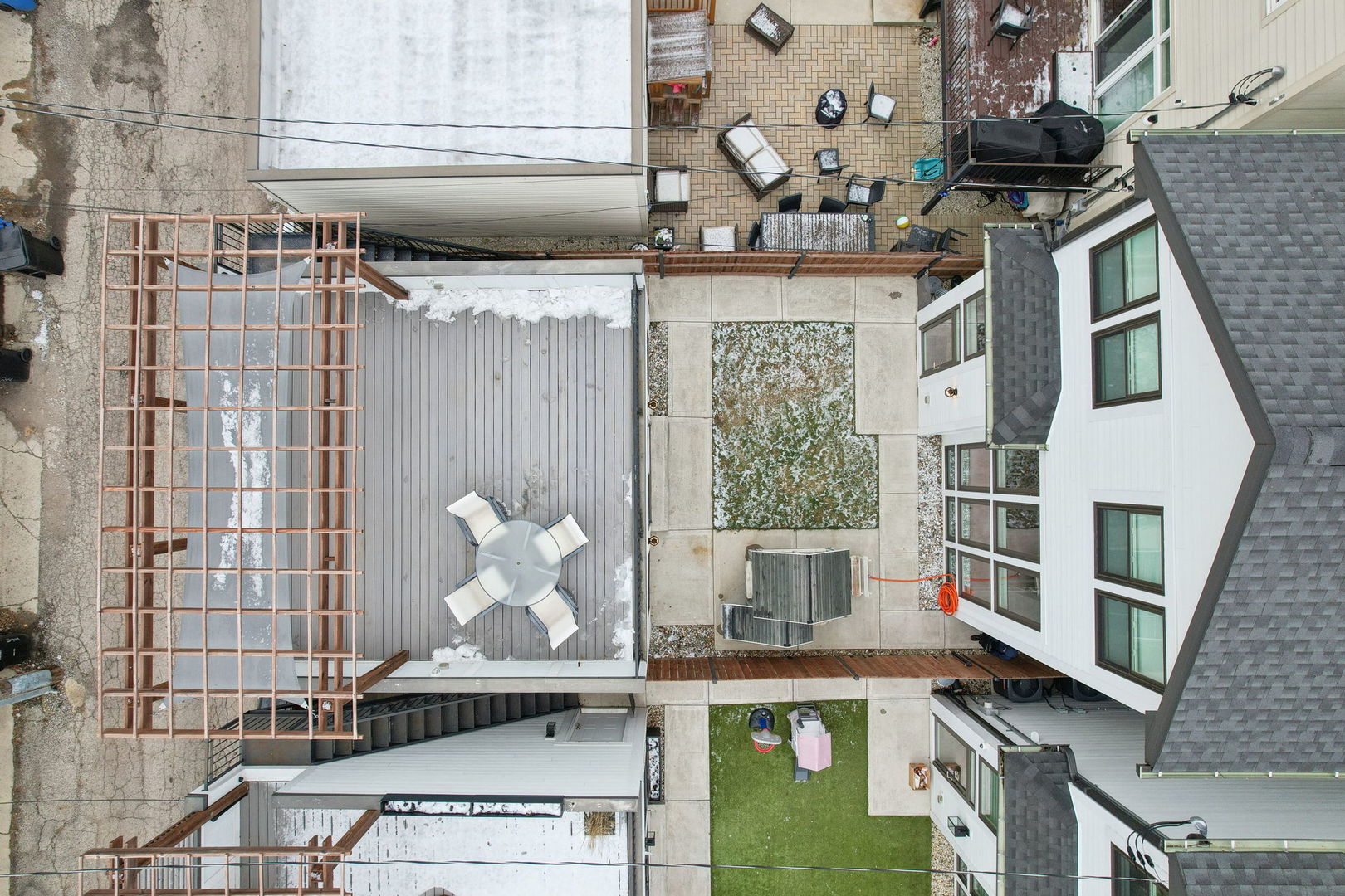 2448 W Cortland Street