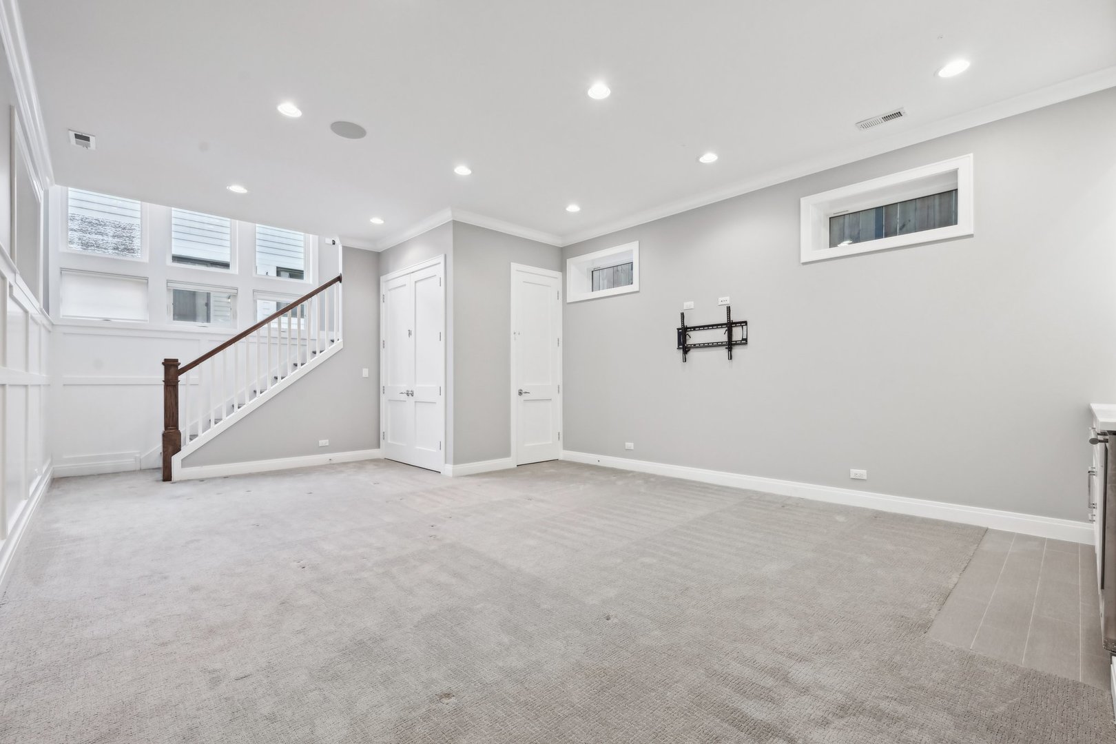 2448 W Cortland Street