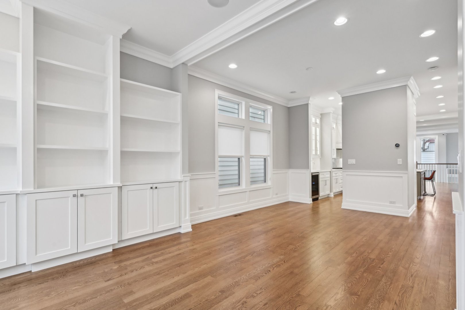 2448 W Cortland Street