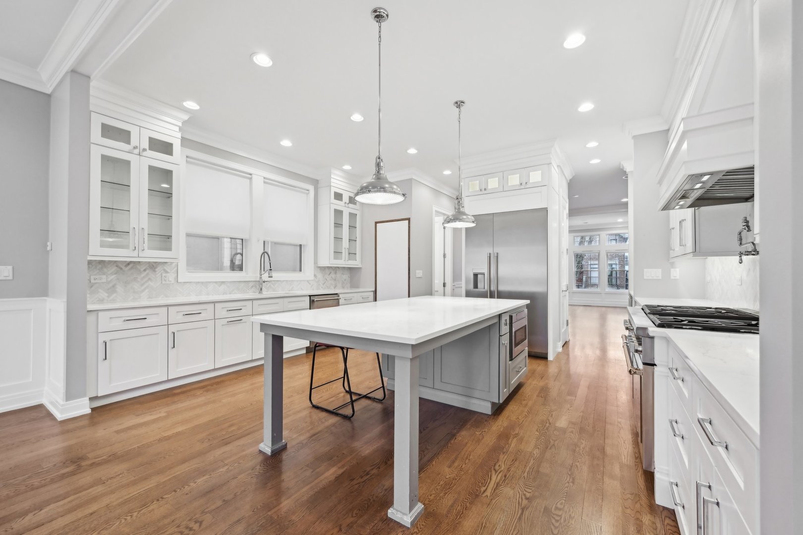 2448 W Cortland Street