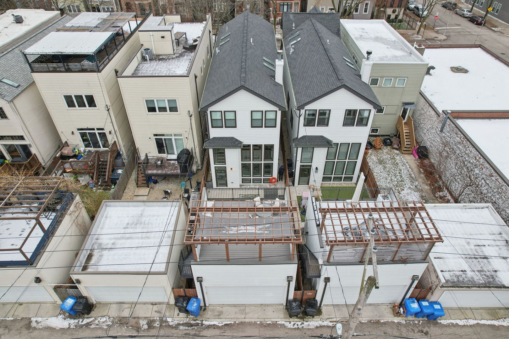 2448 W Cortland Street