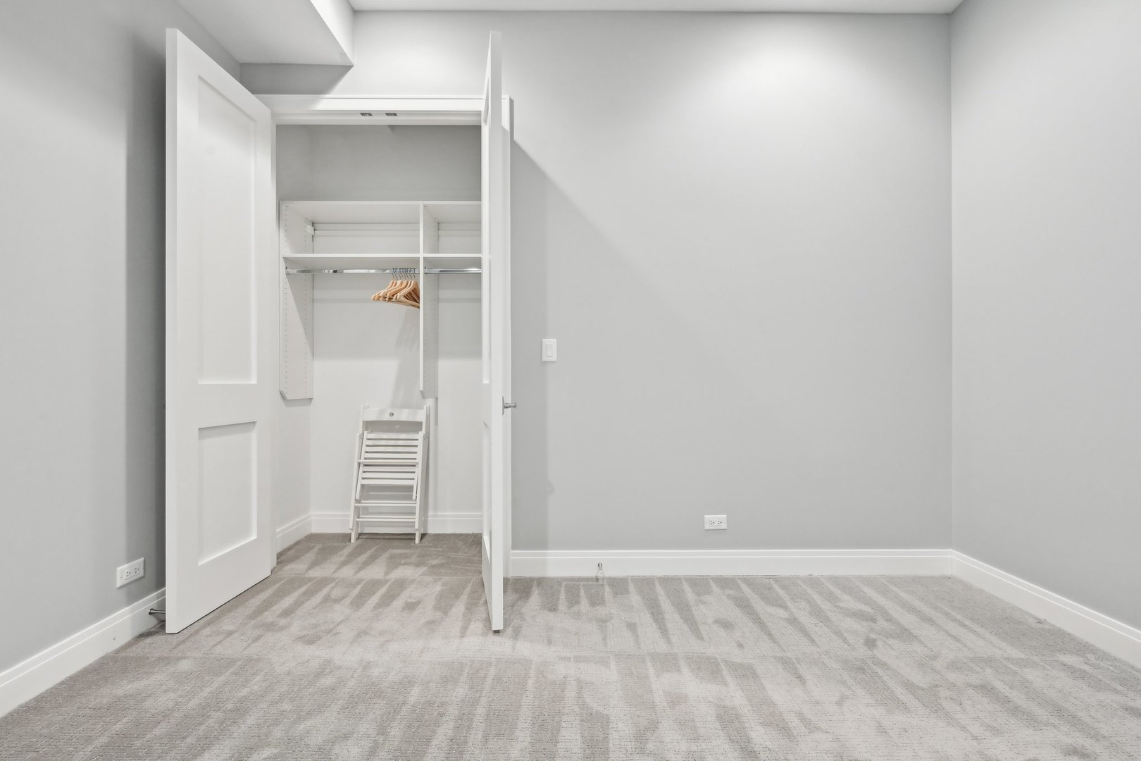 2448 W Cortland Street