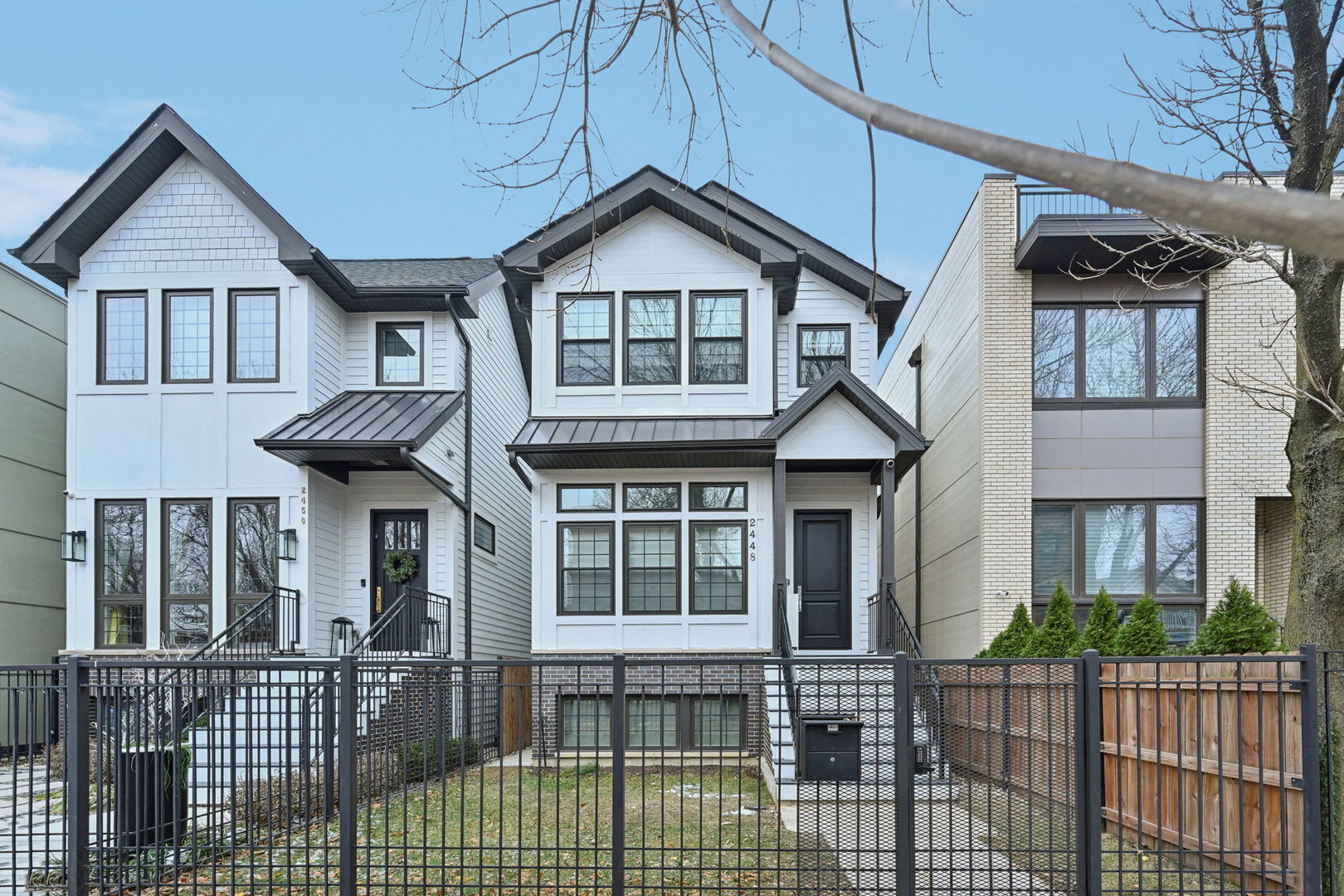 2448 W Cortland Street