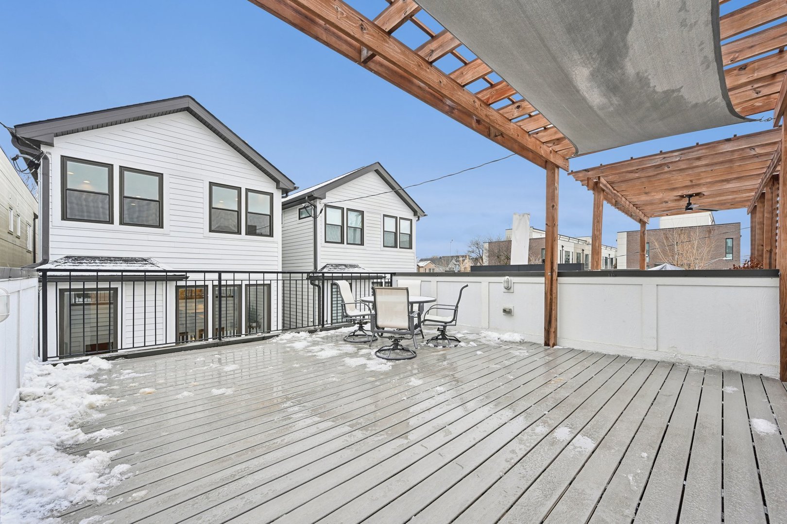 2448 W Cortland Street