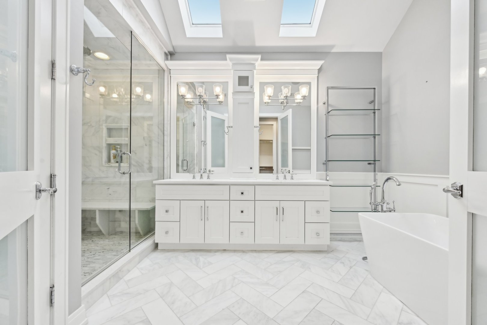 2448 W Cortland Street