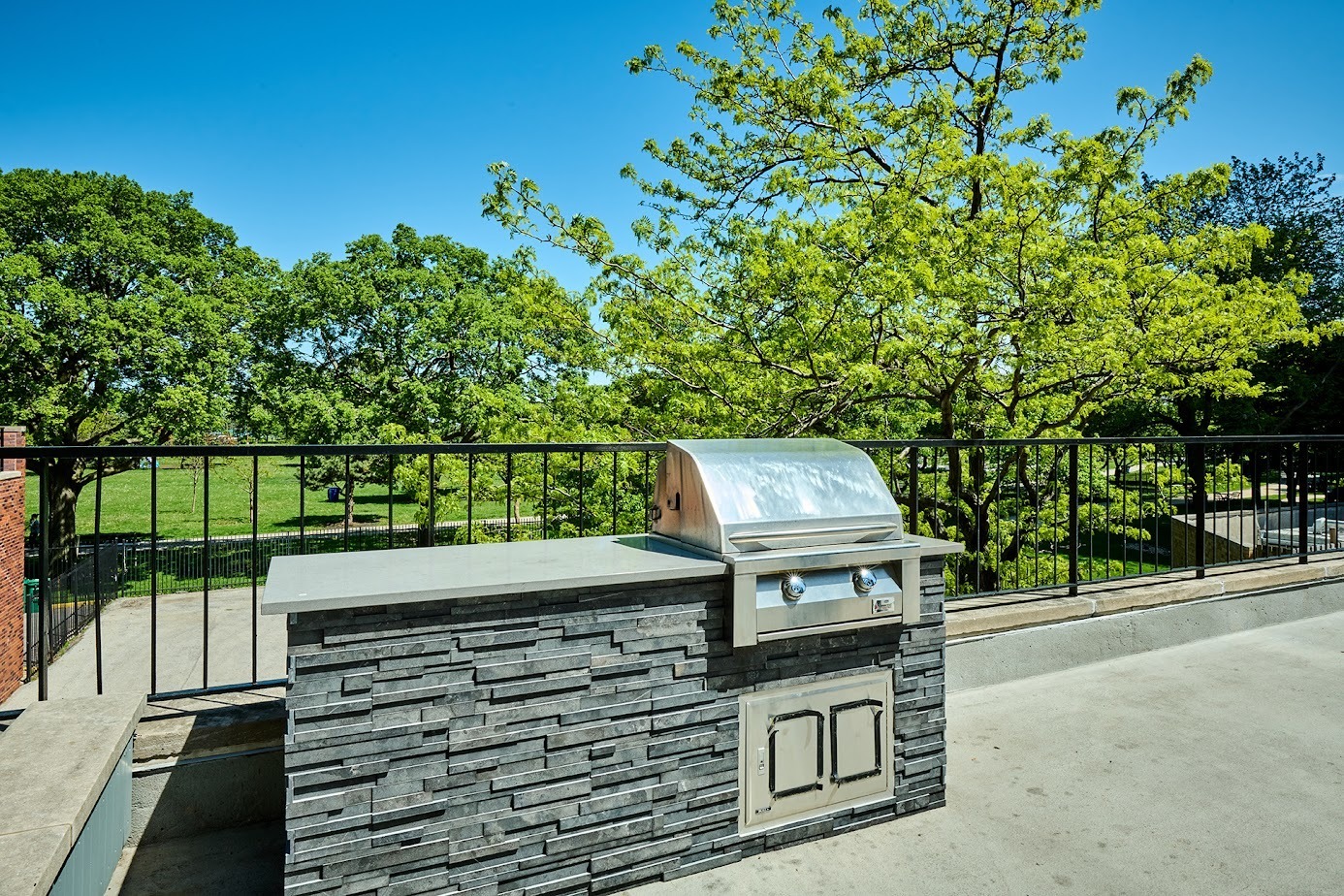 5415 N Sheridan Road Unit: 915