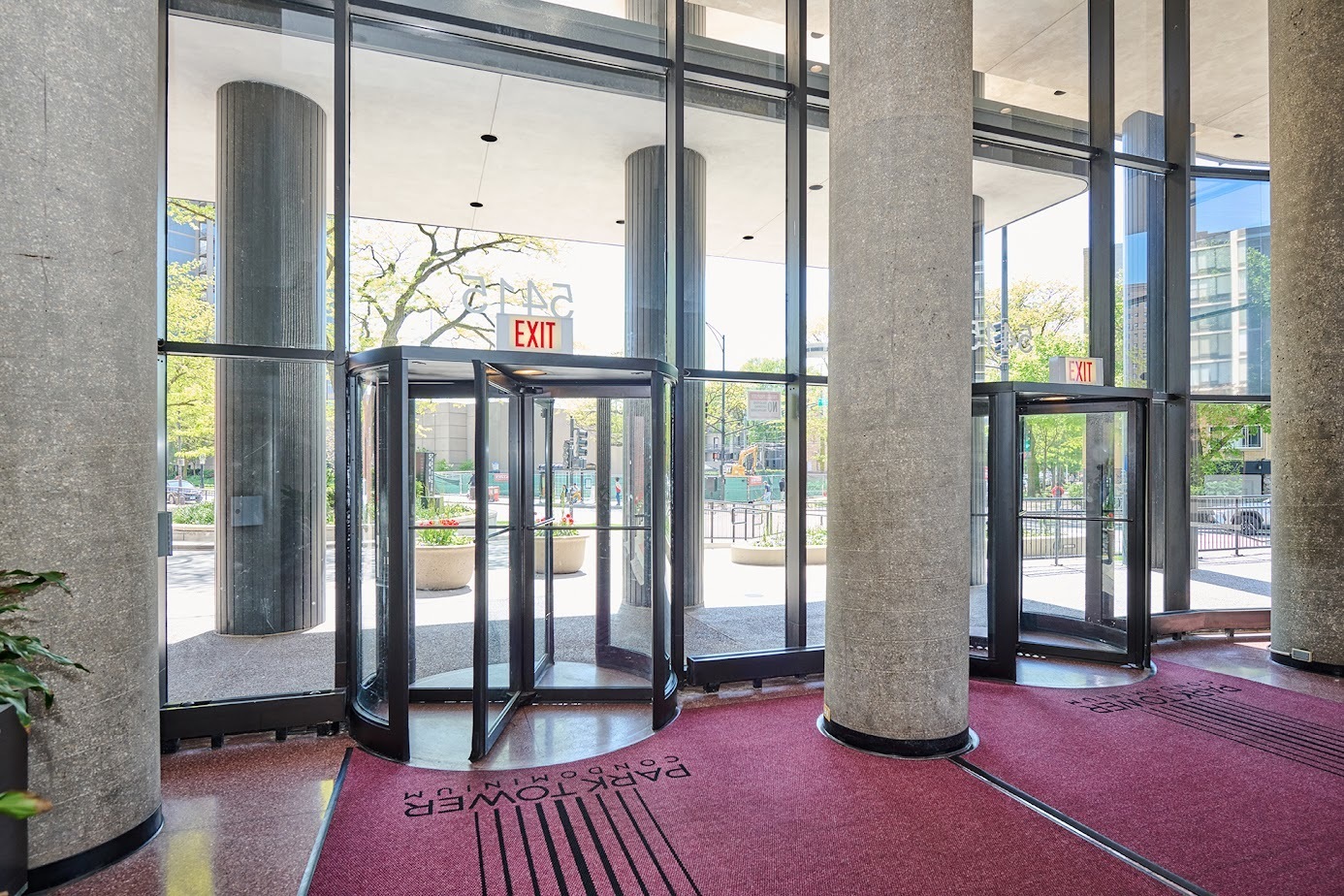 5415 N Sheridan Road Unit: 915