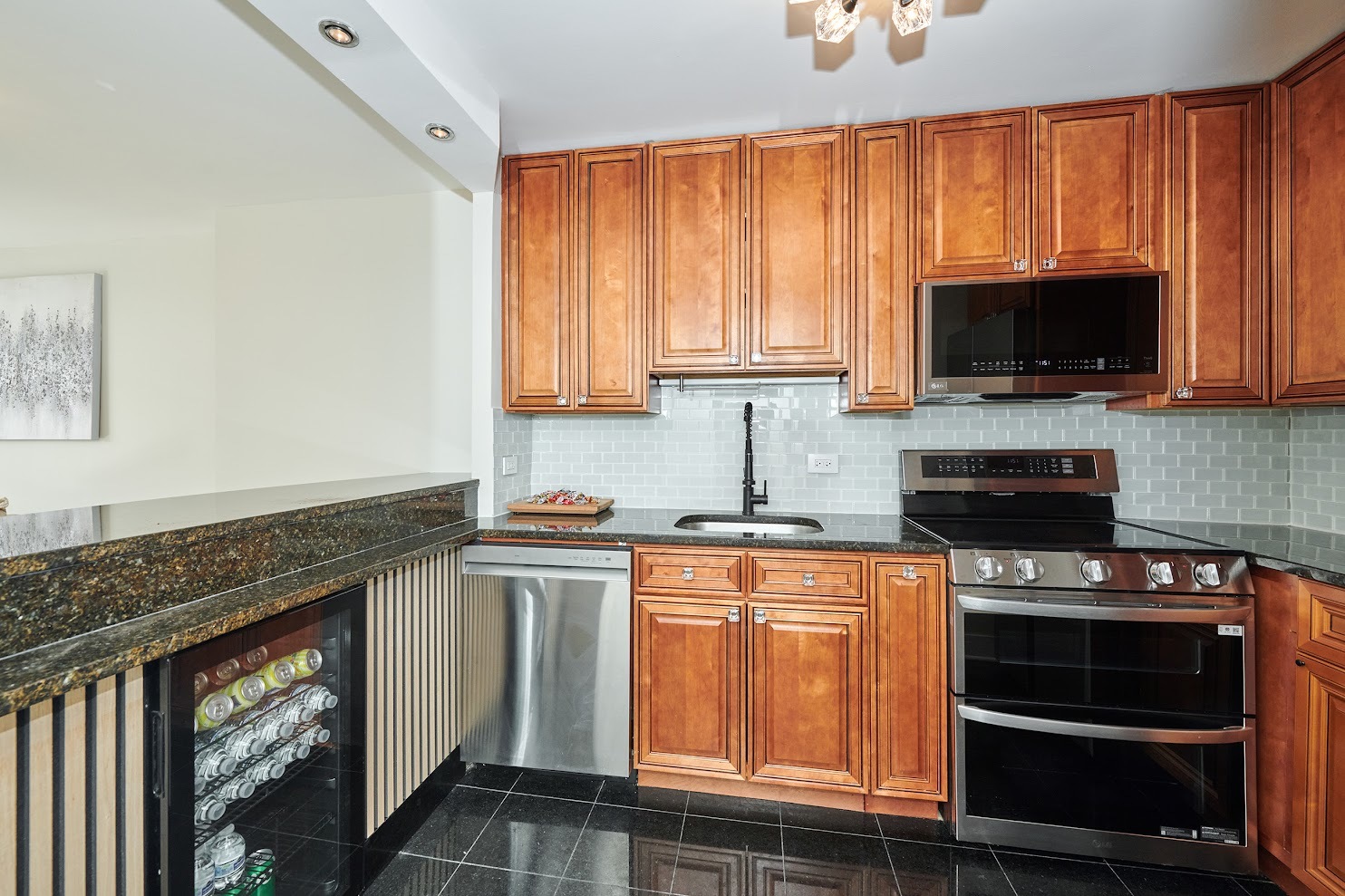 5415 N Sheridan Road Unit: 915