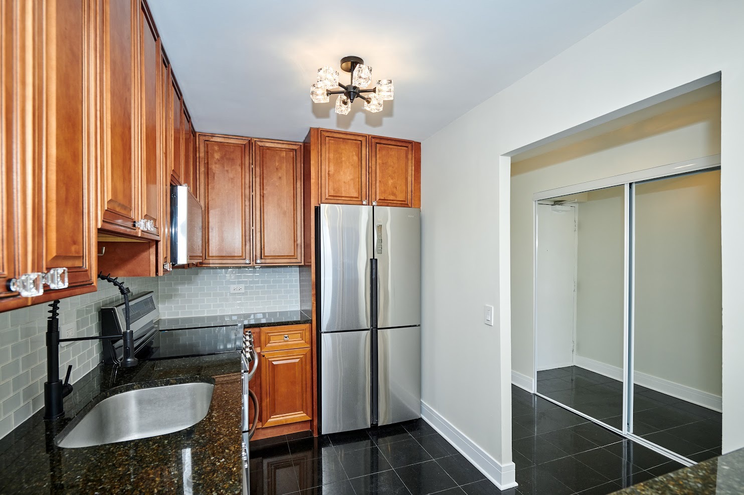 5415 N Sheridan Road Unit: 915
