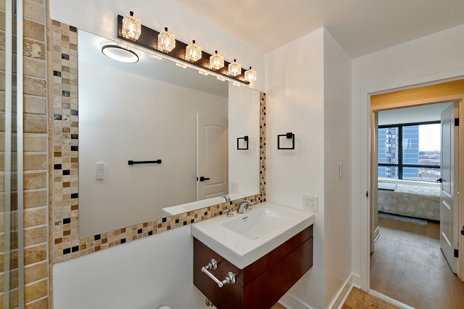 5415 N Sheridan Road Unit: 915