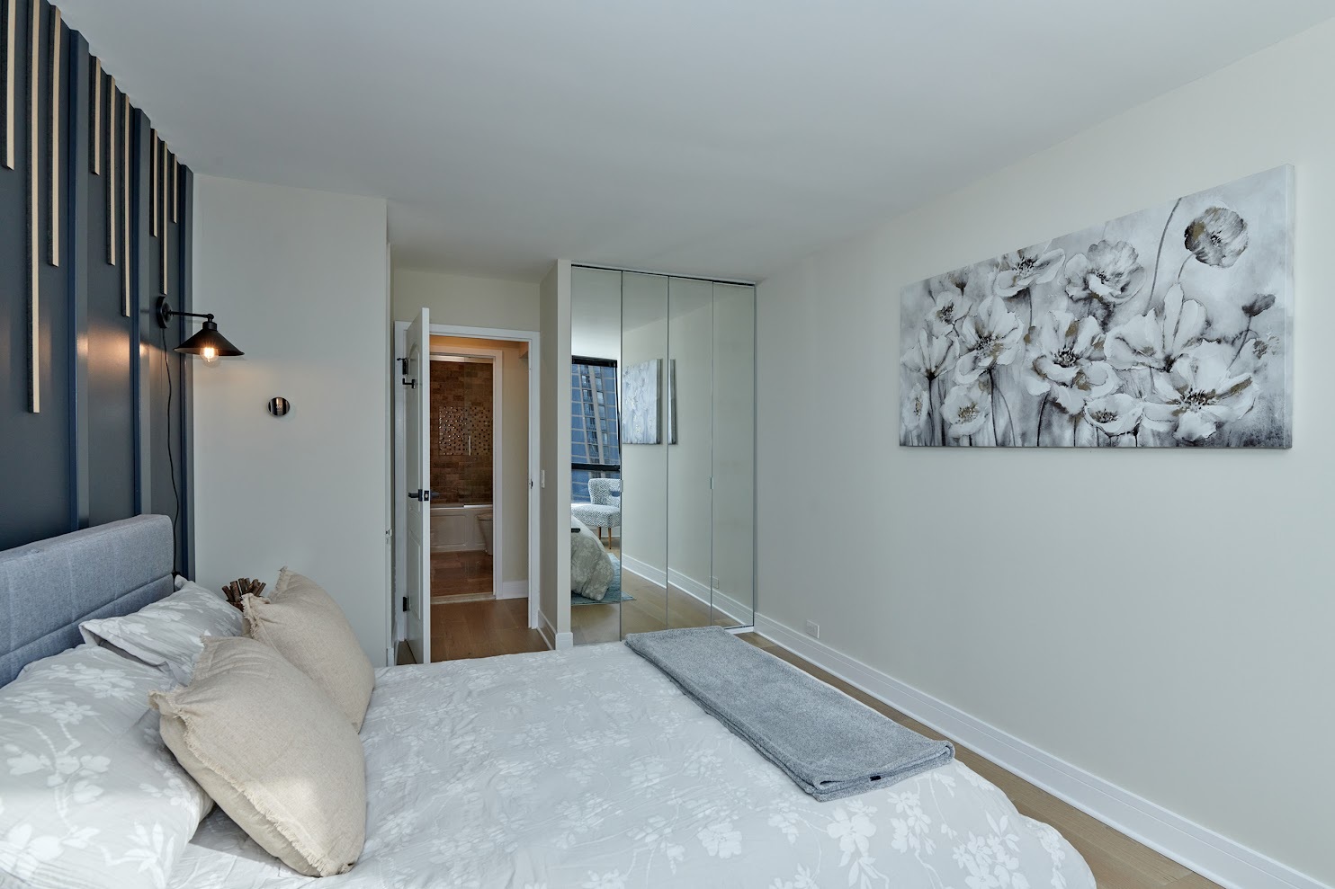 5415 N Sheridan Road Unit: 915