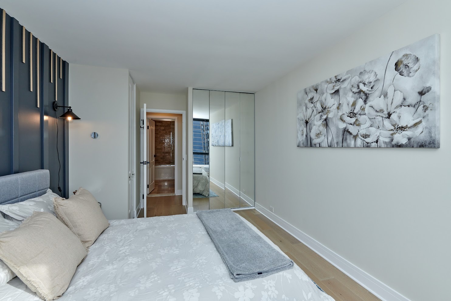 5415 N Sheridan Road Unit: 915