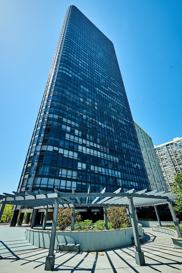 5415 N Sheridan Road Unit: 915