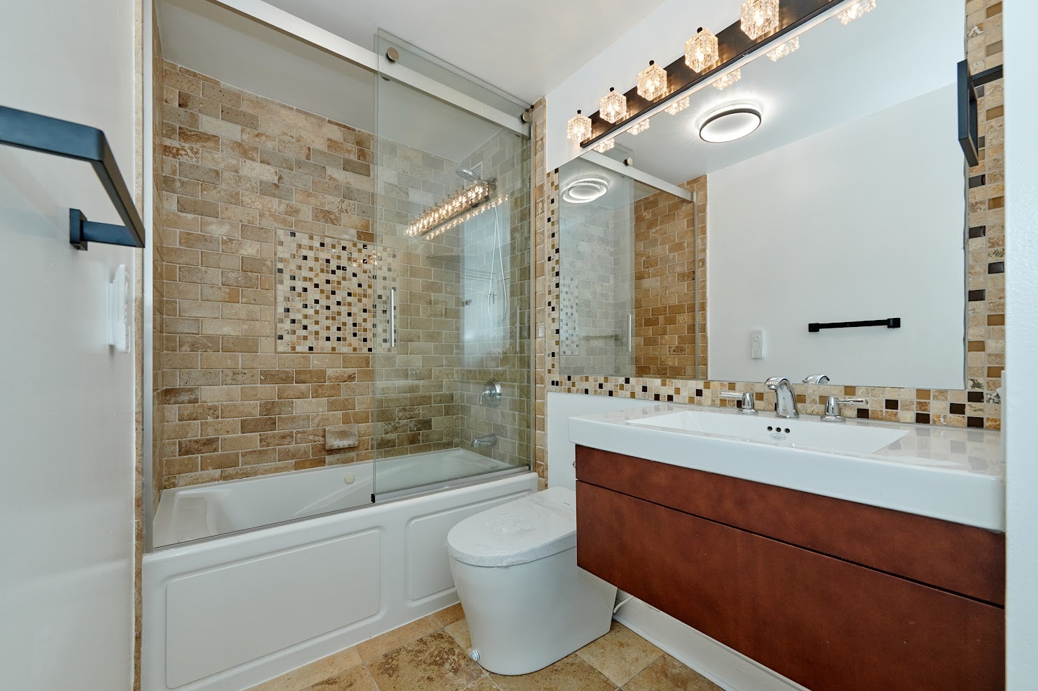 5415 N Sheridan Road Unit: 915