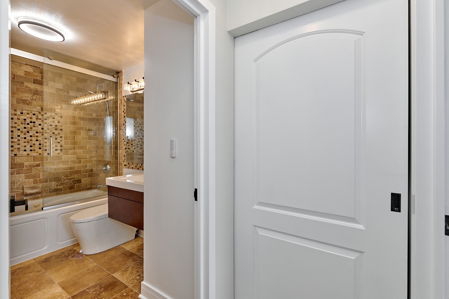 5415 N Sheridan Road Unit: 915