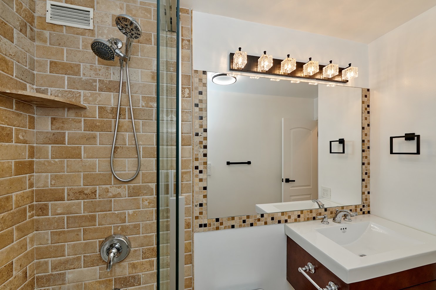 5415 N Sheridan Road Unit: 915