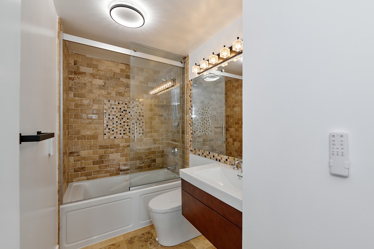 5415 N Sheridan Road Unit: 915