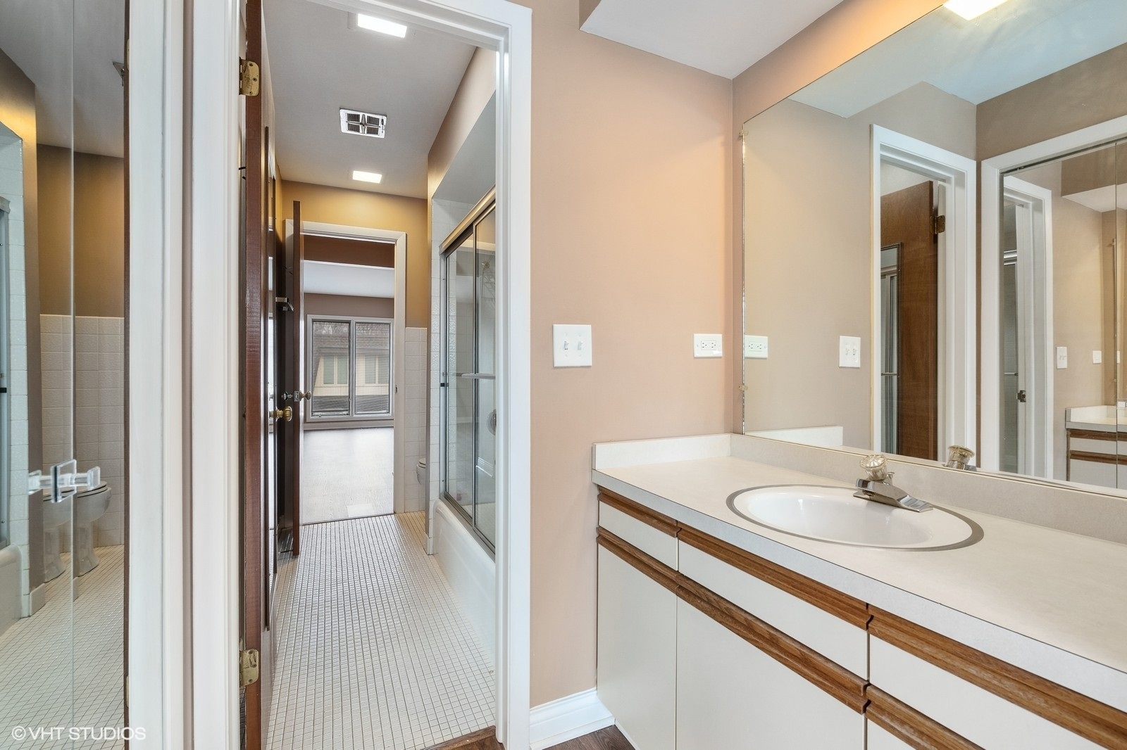 1809 Tanglewood Drive Unit: B