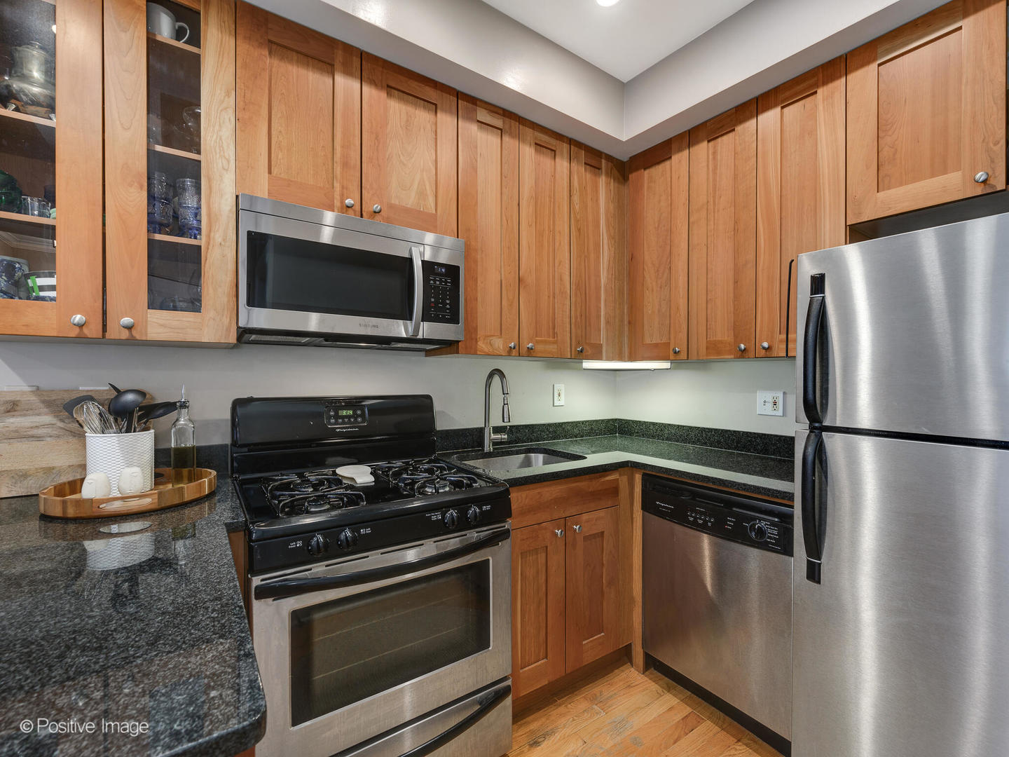 2239 N Lincoln Avenue Unit: 2B