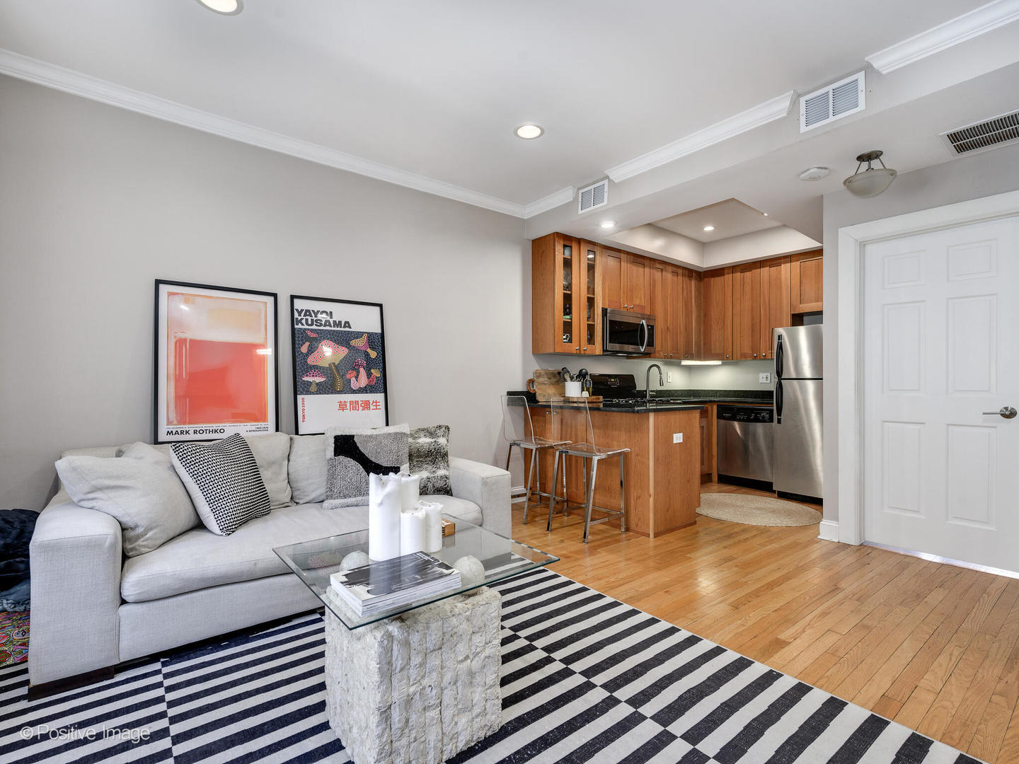 2239 N Lincoln Avenue Unit: 2B