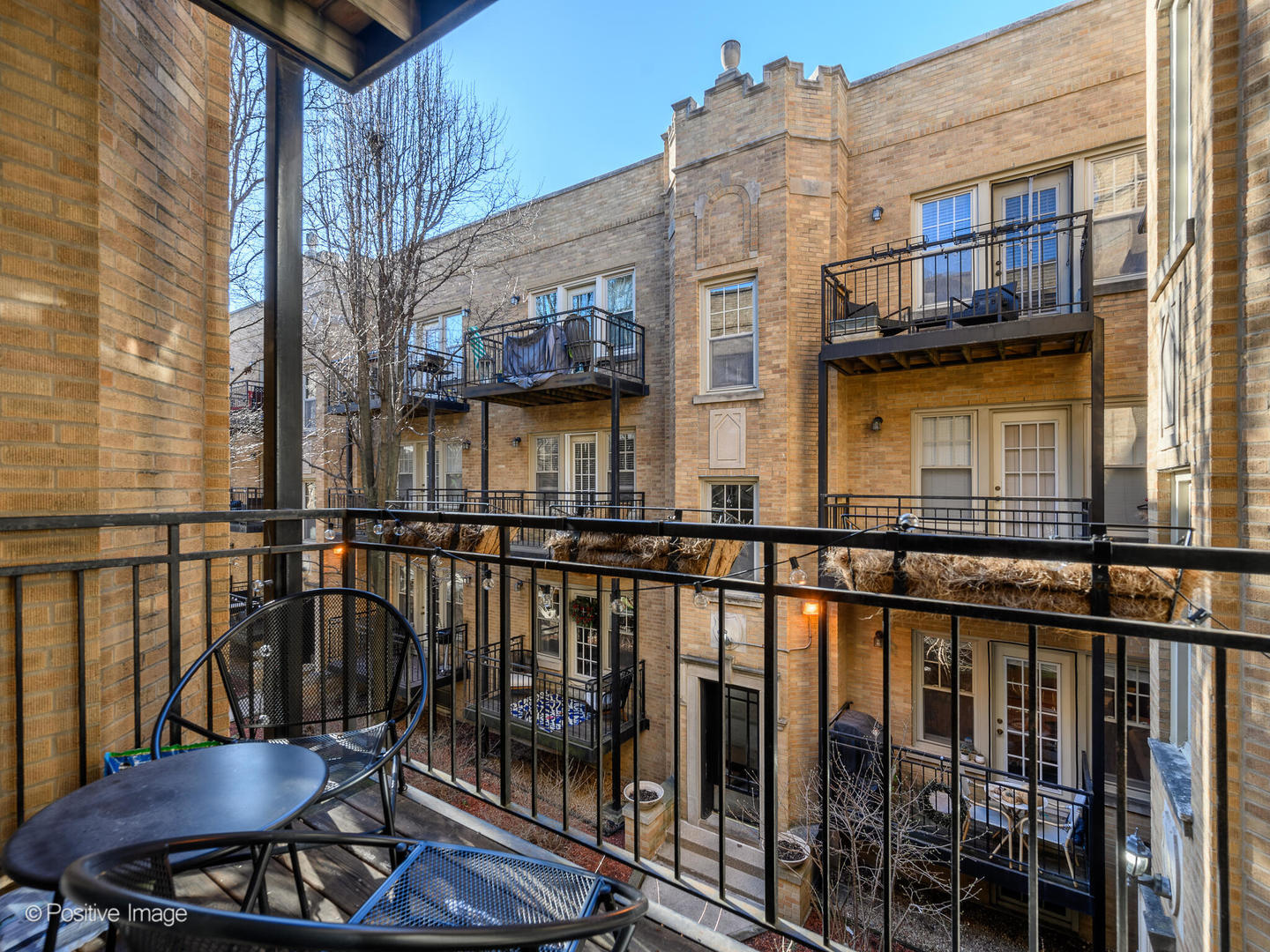 2239 N Lincoln Avenue Unit: 2B