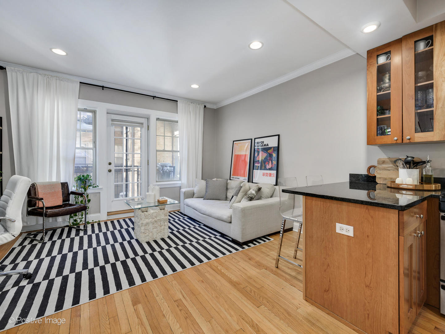 2239 N Lincoln Avenue Unit: 2B