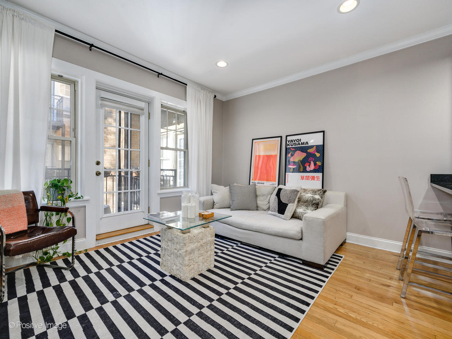 2239 N Lincoln Avenue Unit: 2B