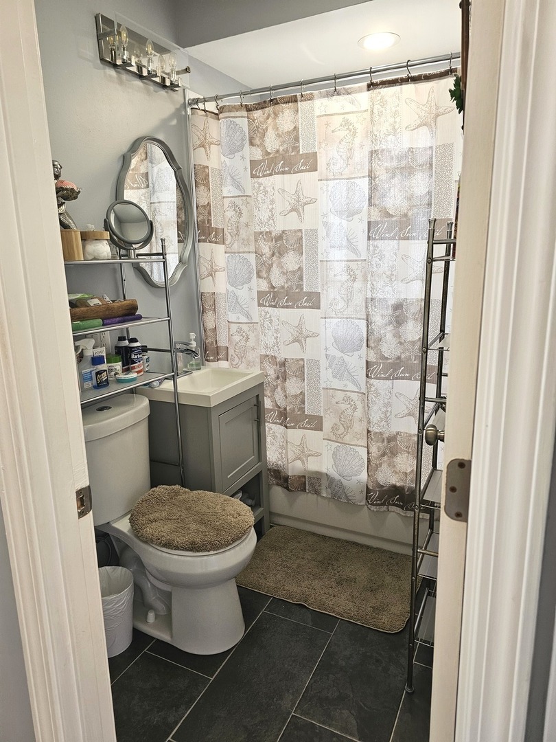 8613 W Lyndale Street