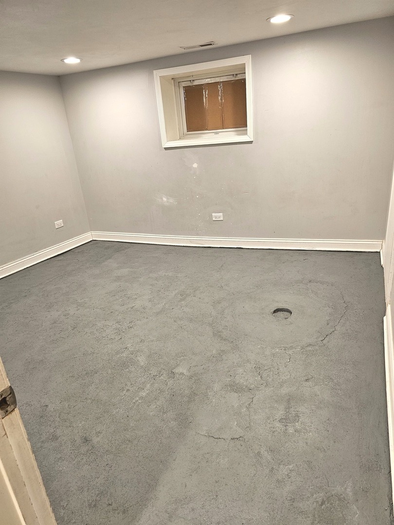 8613 W Lyndale Street