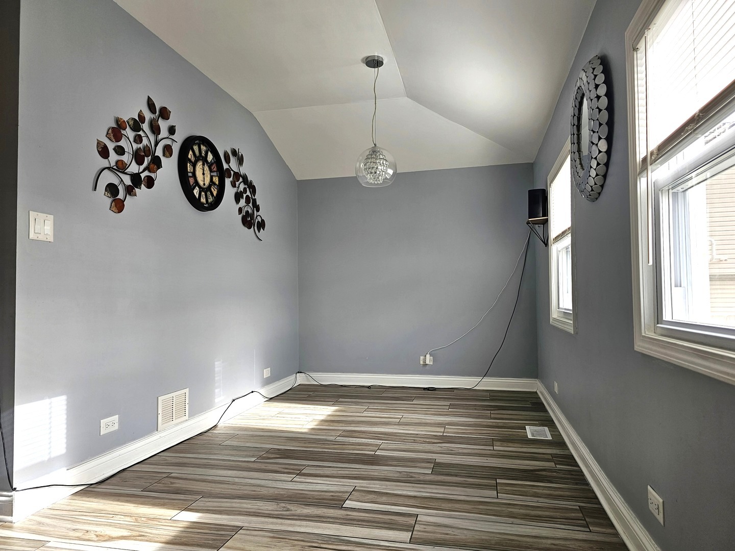 8613 W Lyndale Street