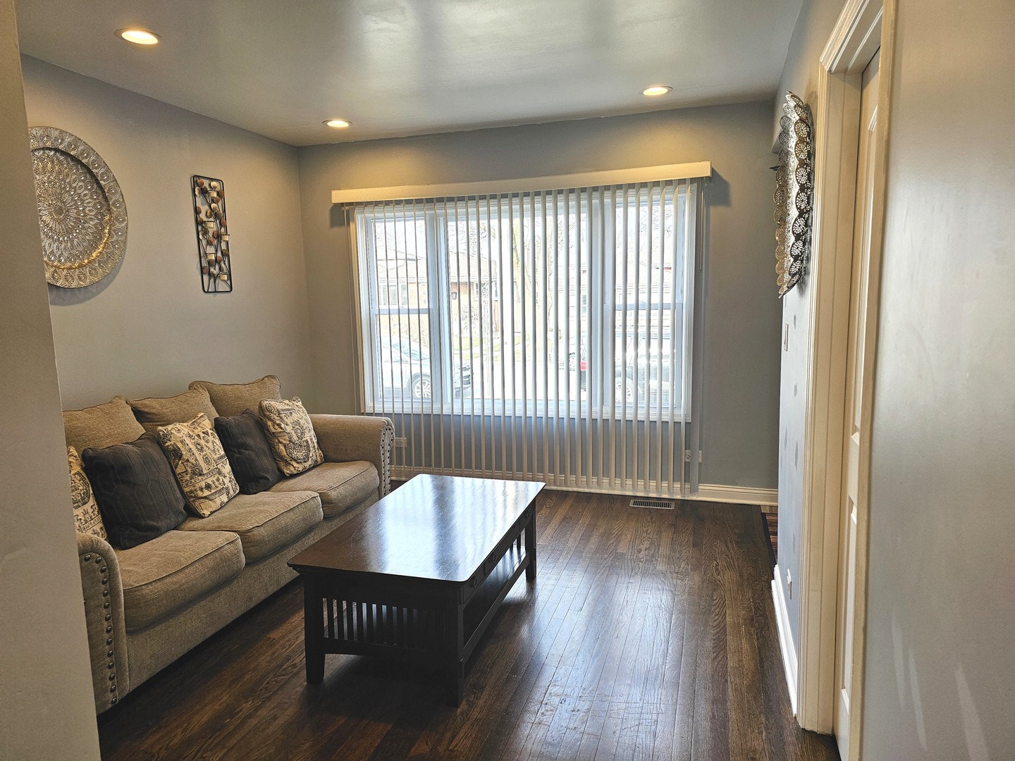 8613 W Lyndale Street