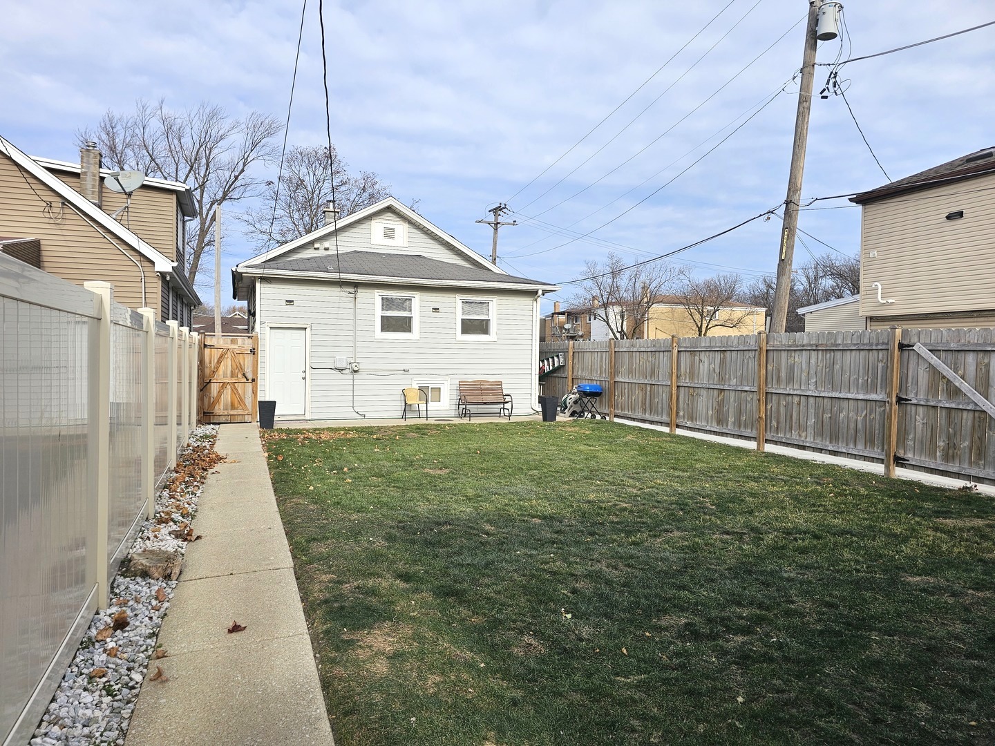 8613 W Lyndale Street