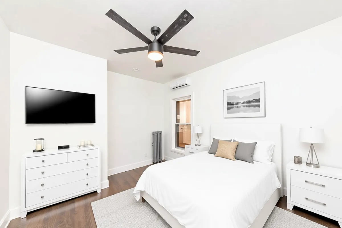 1019 Dempster Street Unit: 1W