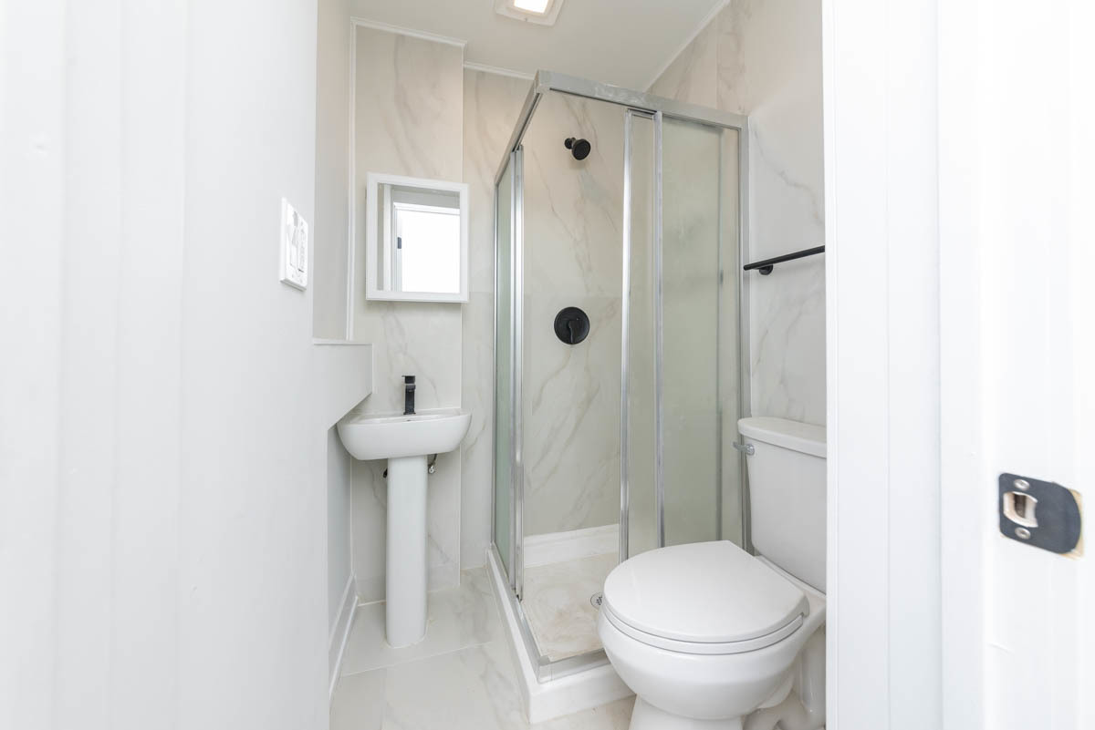 1019 Dempster Street Unit: 1W