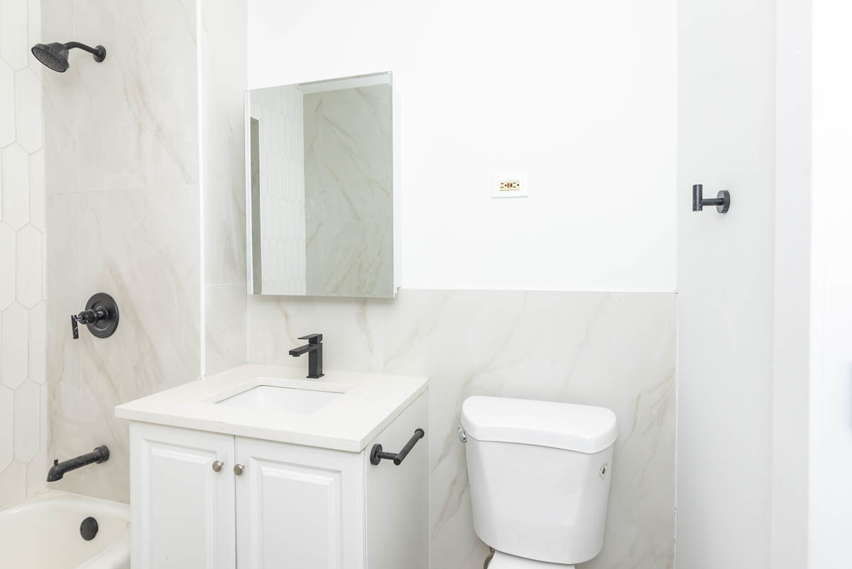 1019 Dempster Street Unit: 1W