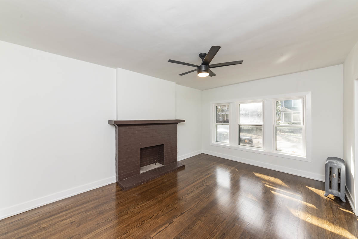 1019 Dempster Street Unit: 1W