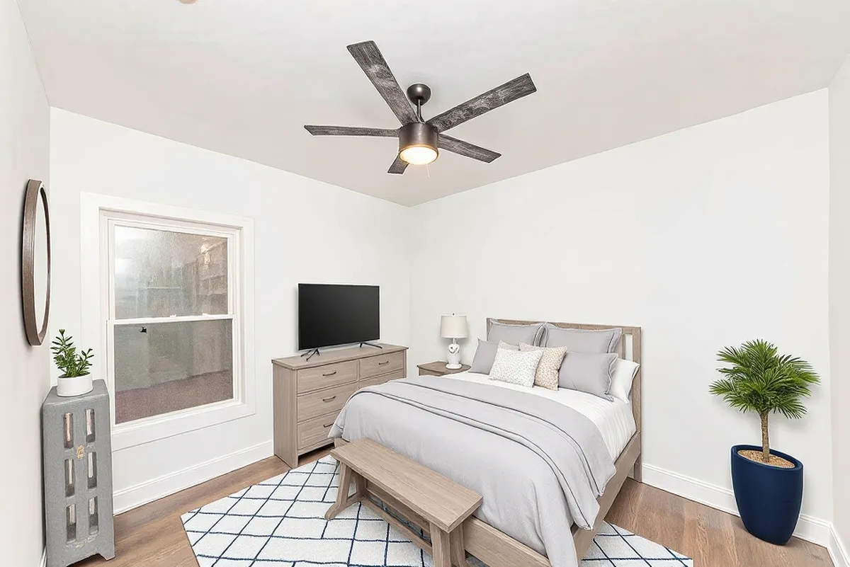 1019 Dempster Street Unit: 1W