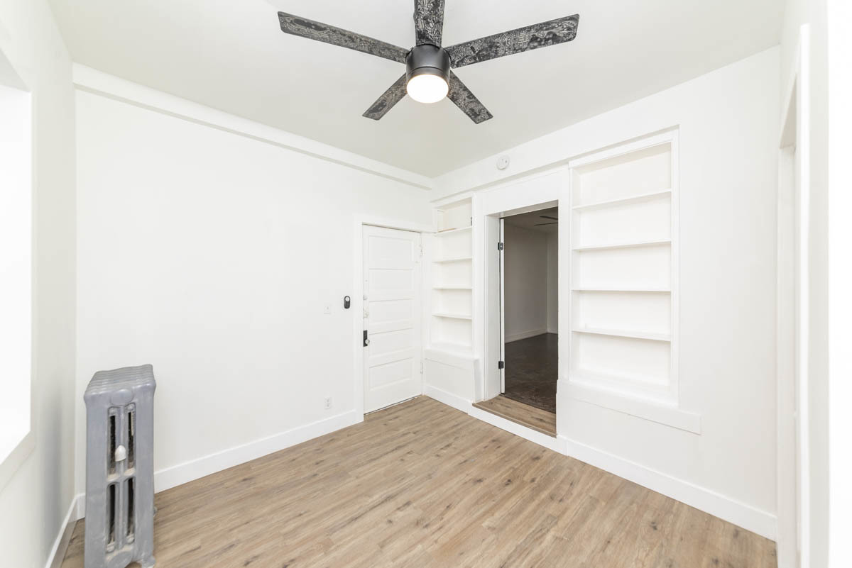 1019 Dempster Street Unit: 1W