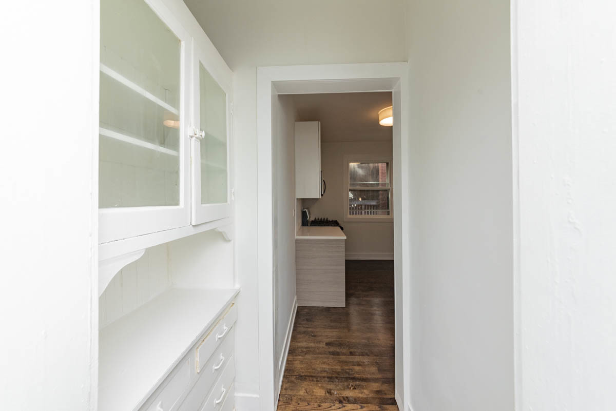 1019 Dempster Street Unit: 1W