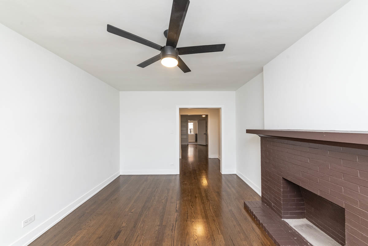 1019 Dempster Street Unit: 1W