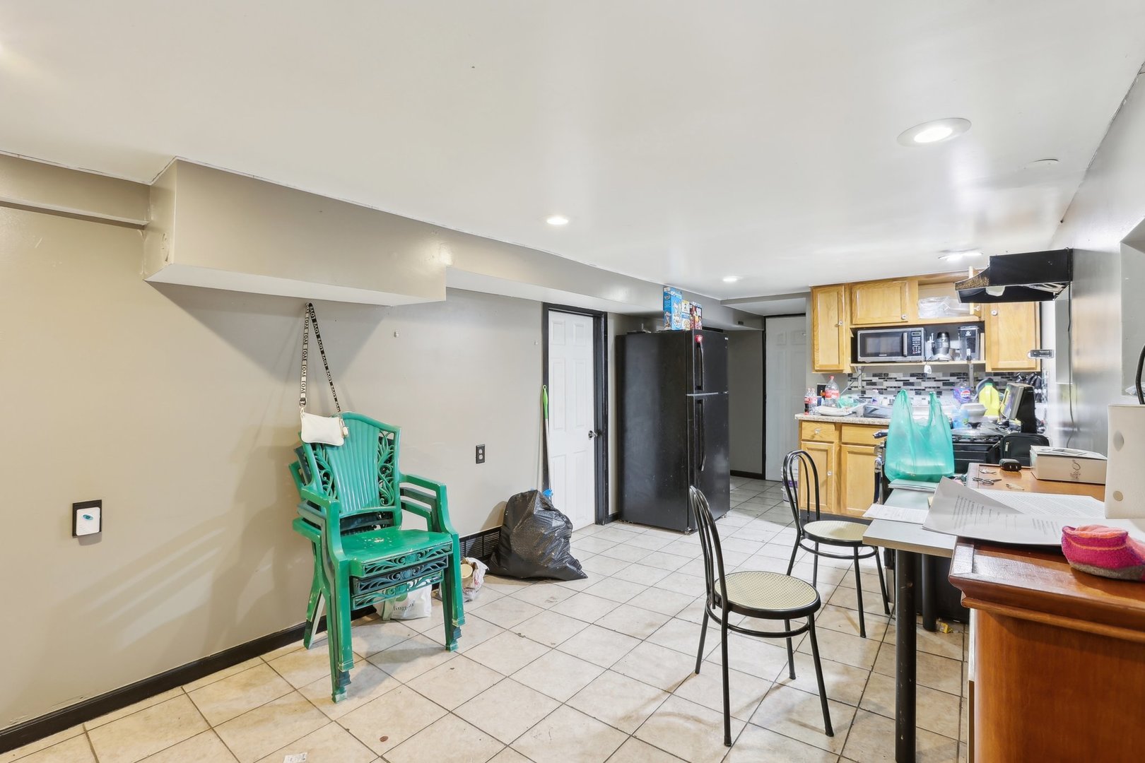 1727 N MENARD Avenue