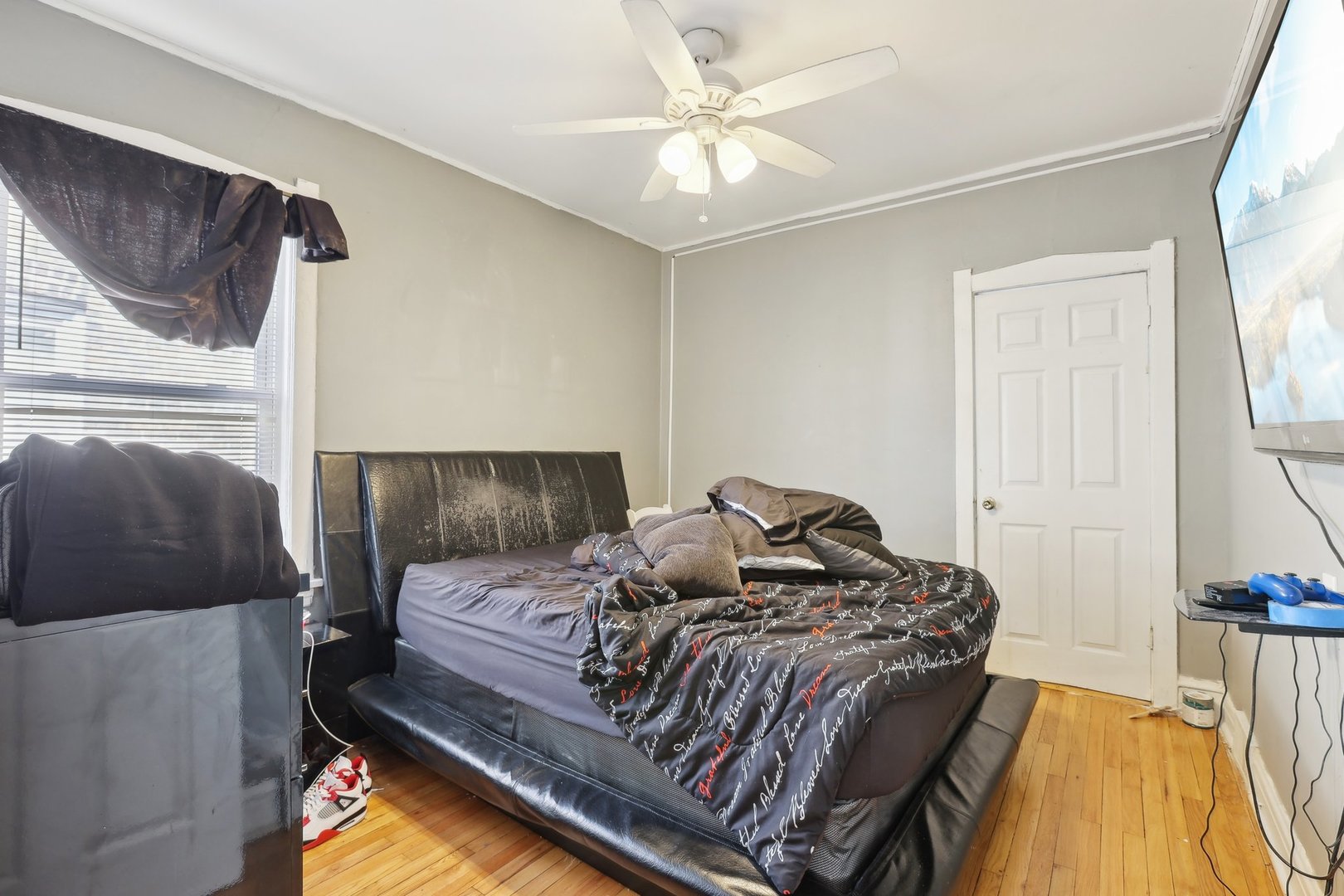 1727 N MENARD Avenue