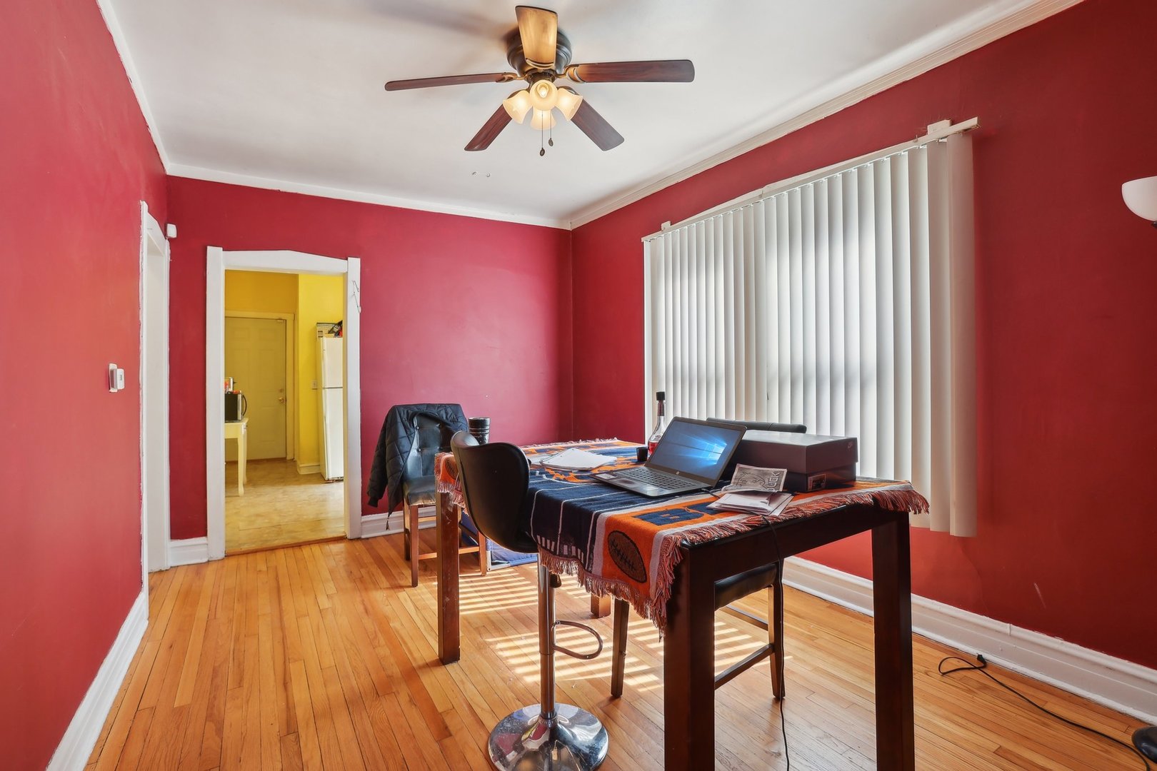 1727 N MENARD Avenue